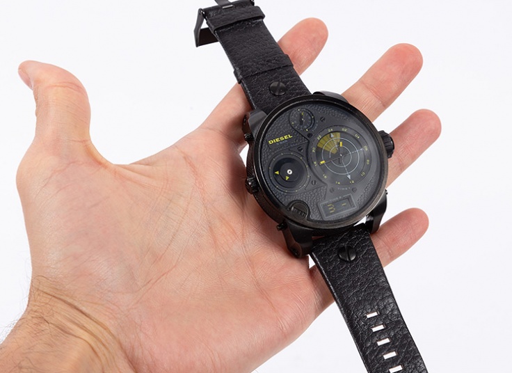 ساعت مچی چهار زمانه طرح Diesel