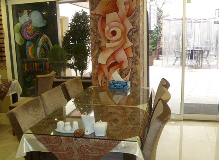 منوی باز رستوران حافظ