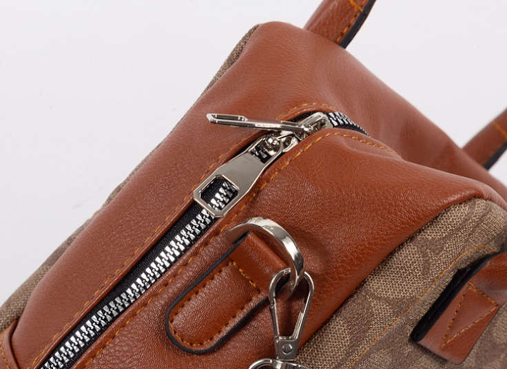 کیف زنانه طرح Coach