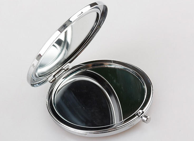 آینه جیبی زوم دار Patterned