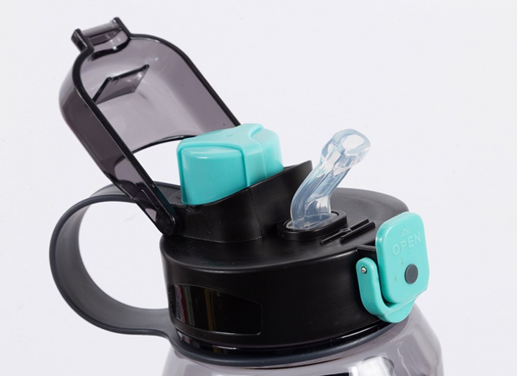 قمقمه نی‌ دار MOTION