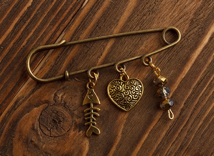 سنجاق سینه دست ساز