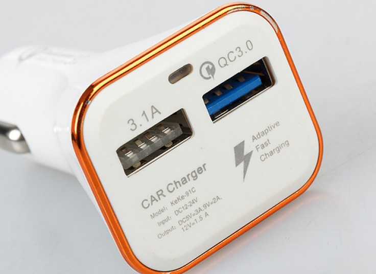 شارژر فندکی با دو خروجی USB