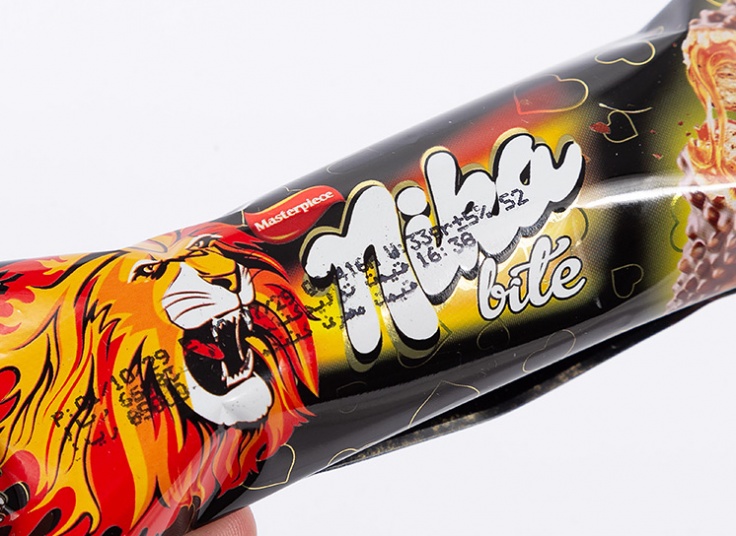 بسته 24 عددی ویفر کرمدار کاکائویی nika