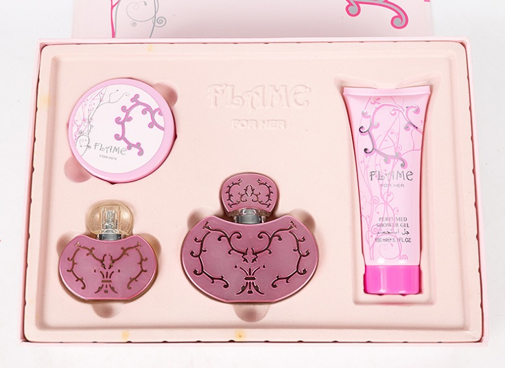 پکیج کادویی محصولات آرایشی CARLOTTA