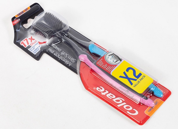 مسواک زغالی دوقلو Colgate