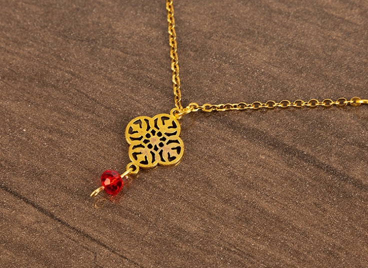 دستبند طلایی آویزدار