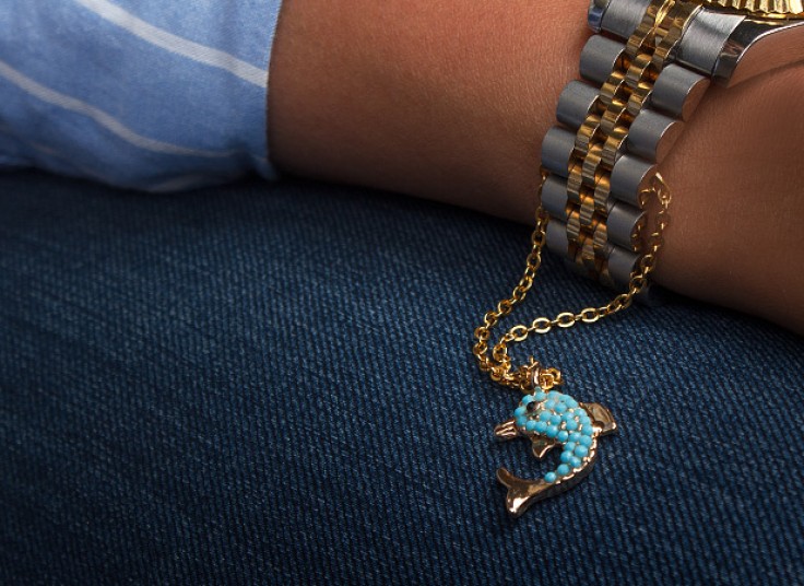 آویز ساعت نگین دار