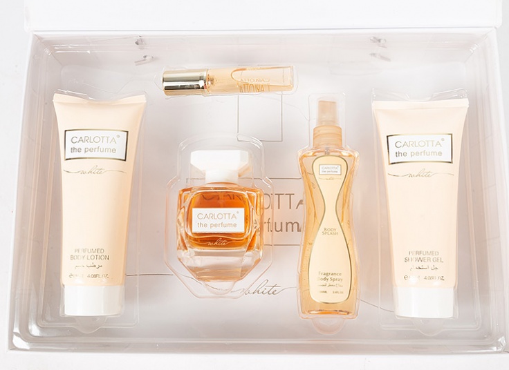 پکیج کادویی محصولات آرایشی CARLOTTA