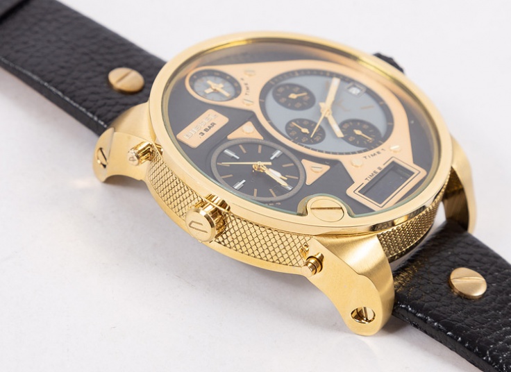 ساعت مچی چهار زمانه طرح Diesel