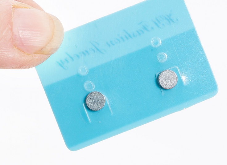 پرسینگ و گوشواره مگنتی