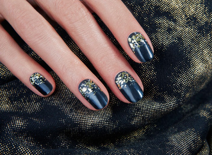 کاشت ناخن سالن سانی