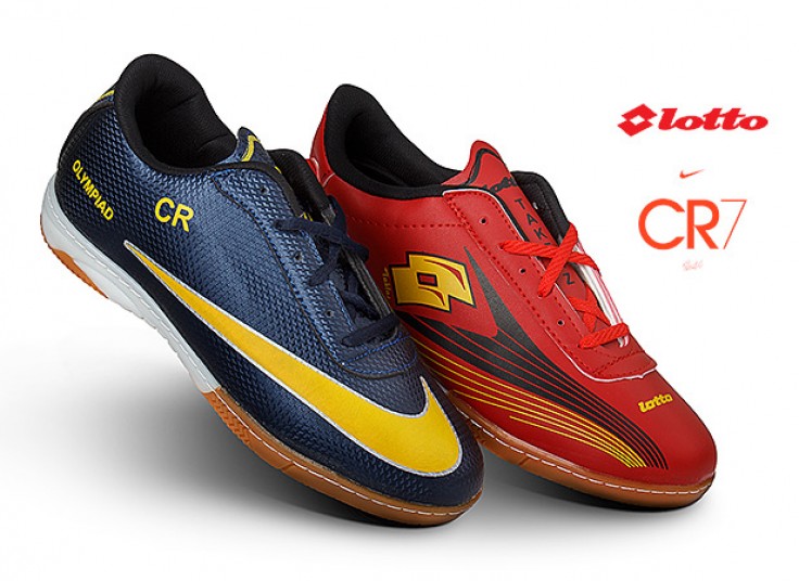 کفش فوتبالی CR7
