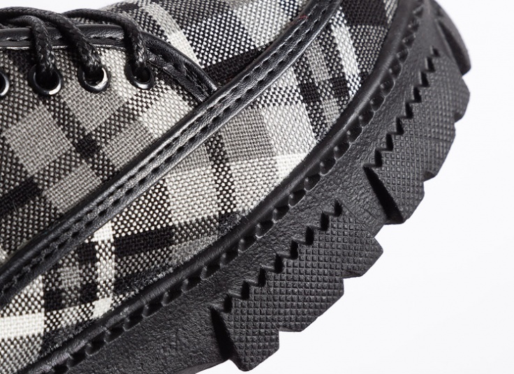 کفش زنانه طرح Burberry