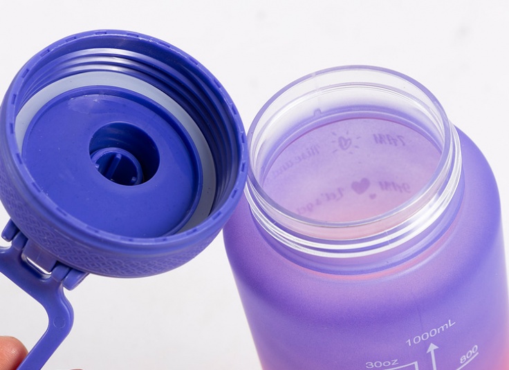 قمقمه ورزشی سه رنگ