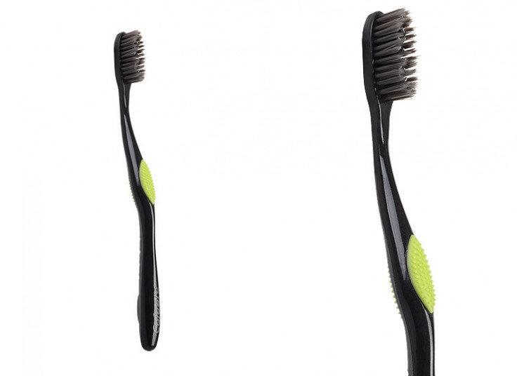 مسواک زغالی Colgate