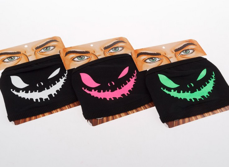 ماسک طرحدار پارچه ای