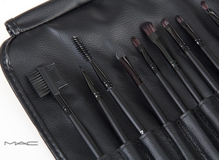 پکیج برس آرایشی رولی Mac