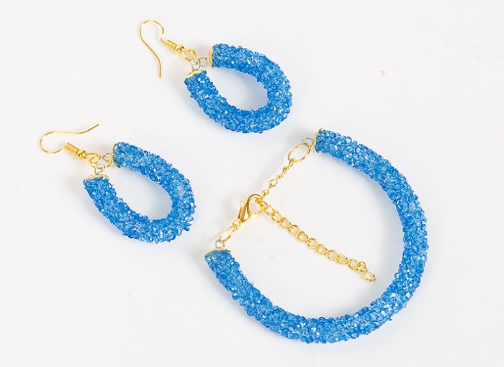 گوشواره و دستبند کریستالی