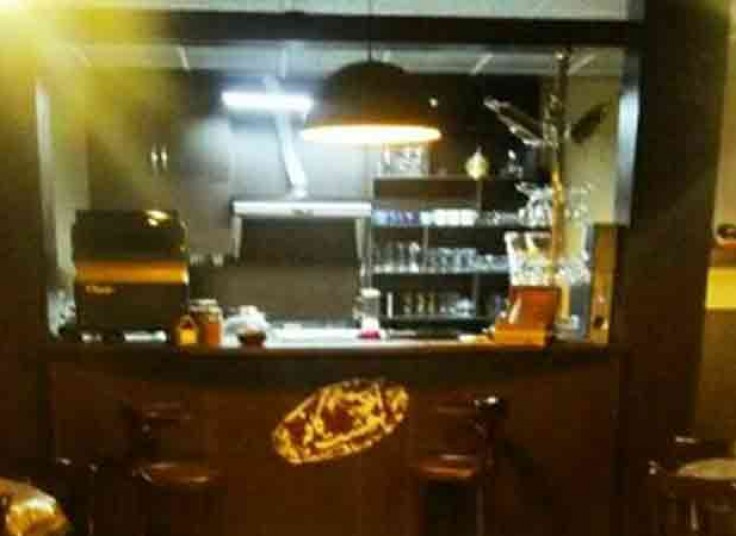 کافه رستوران اردی بهشت