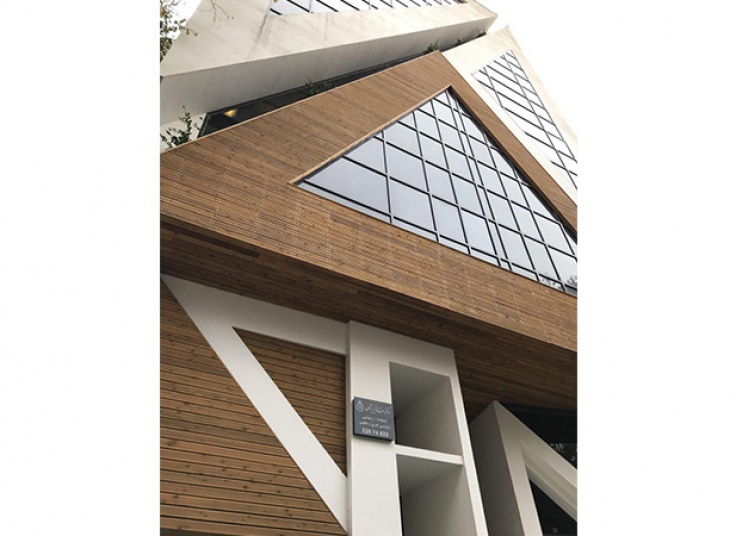 جرم گیری در مطب دکتر هانیه پژمان