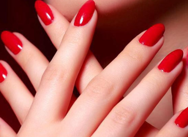 خدمات ناخن مانیا