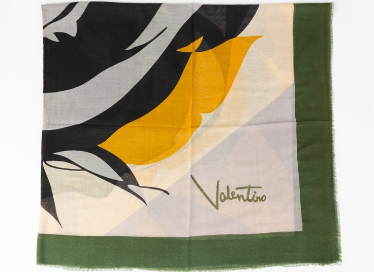 روسری نخی طرح Valentino