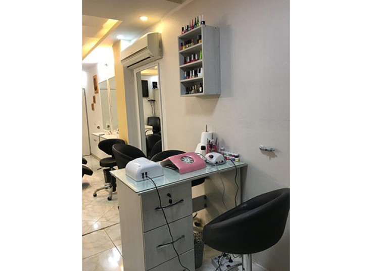 خدمات ناخن در مرکز تخصصی ناخن شیک و پیک