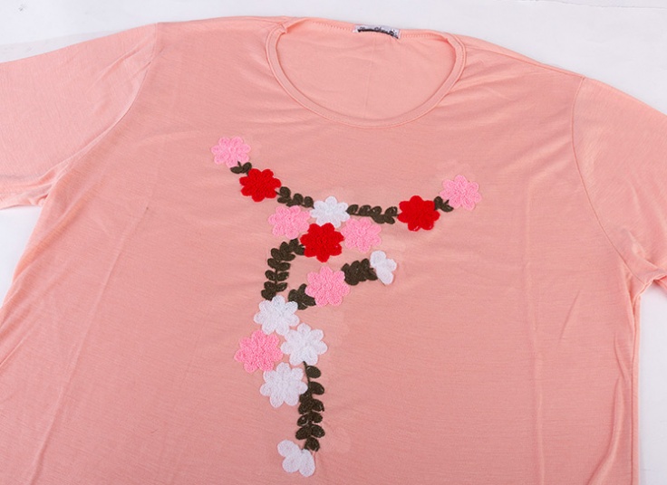 تیشرت زنانه گلدوزی شده Petal