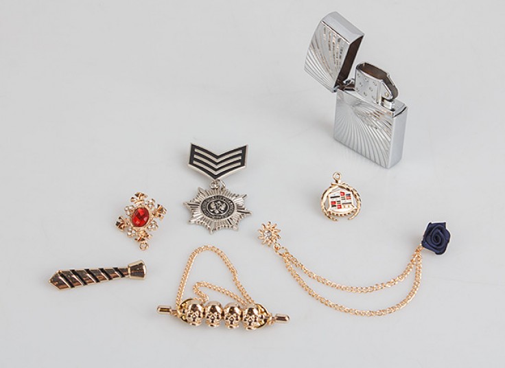 سنجاق سینه و کراوات