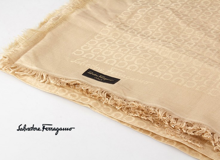 شال و روسری Salvatore Ferragamo