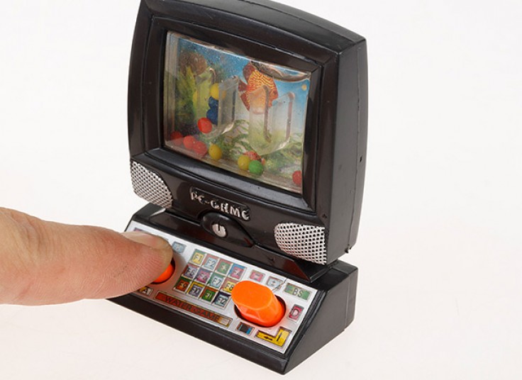 بازی دستی aqua