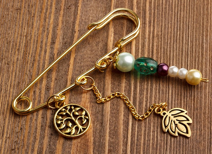 سنجاق سینه دست ساز