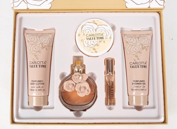 پکیج کادویی محصولات آرایشی CARLOTTA