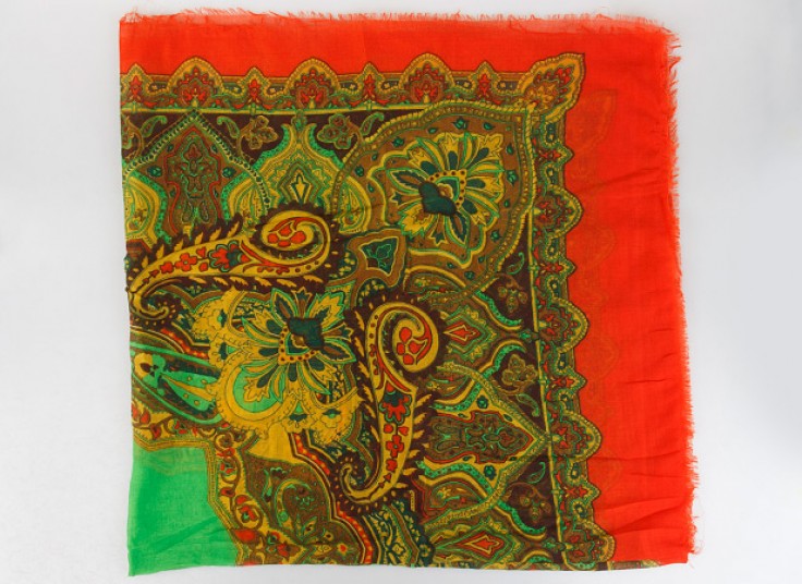 روسری قواره دار Glosbe