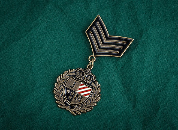 سه مدل گل سینه