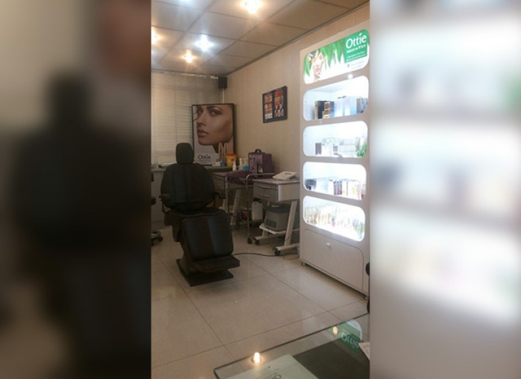 میکرودرم در مطب دکتر آخوندزاده