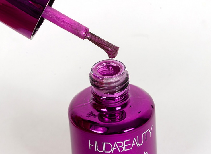 لاک ناخن Huda Beauty