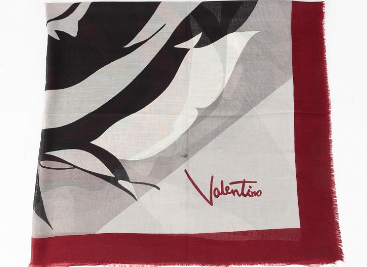 روسری نخی طرح Valentino