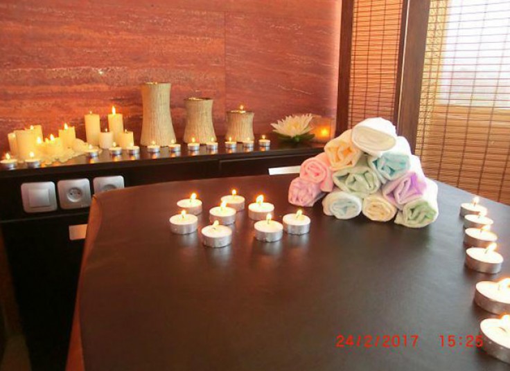 انواع ماساژ در سالن مینا مرادی