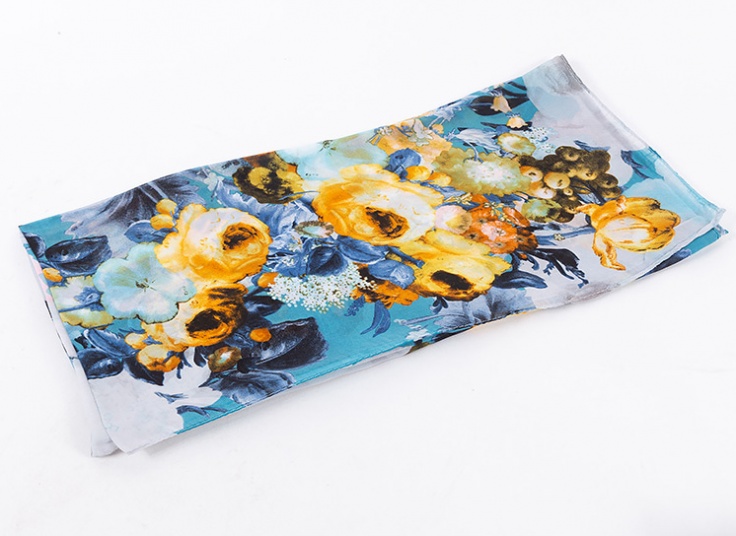 روسری چاپی طرح گل