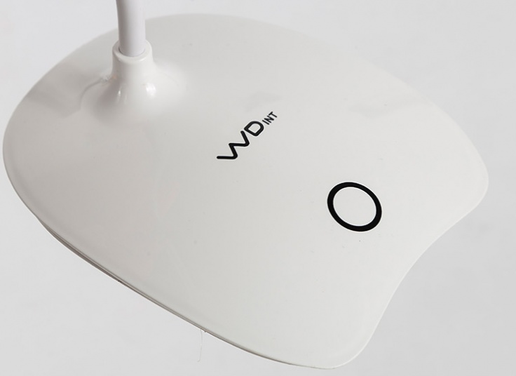 چراغ مطالعه LED رومیزی WD