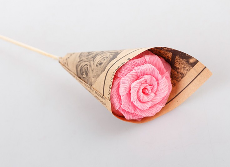 گل رز کاغذی