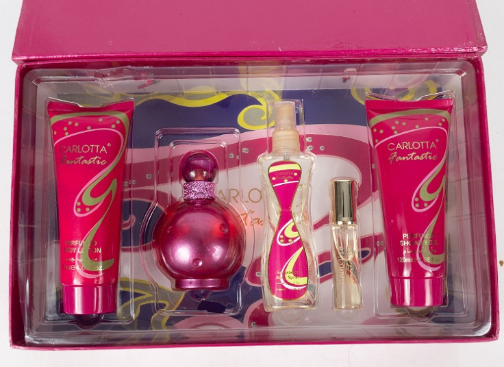 پکیج کادویی محصولات آرایشی CARLOTTA