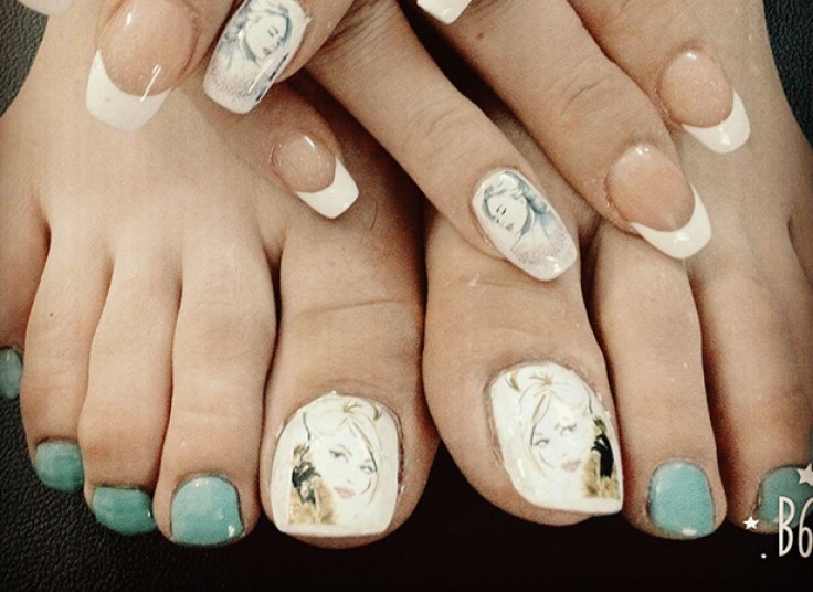 آموزش کاشت ناخن سالن فریبا