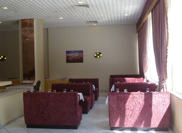 رستوران نارون هتل پارسیان انقلاب