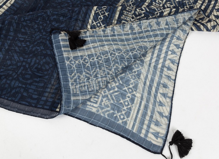 شال نخی منگوله دار