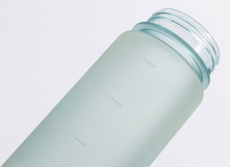 بطری آب پلاستیکی