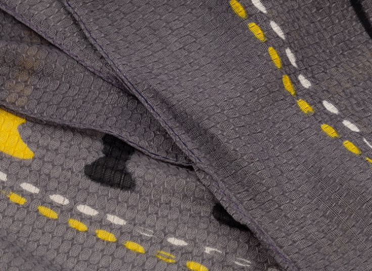 شال طرحدار منگوله دار