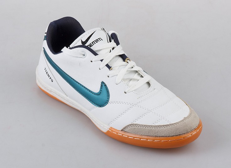 کفش فوتبالی طرح NIKE